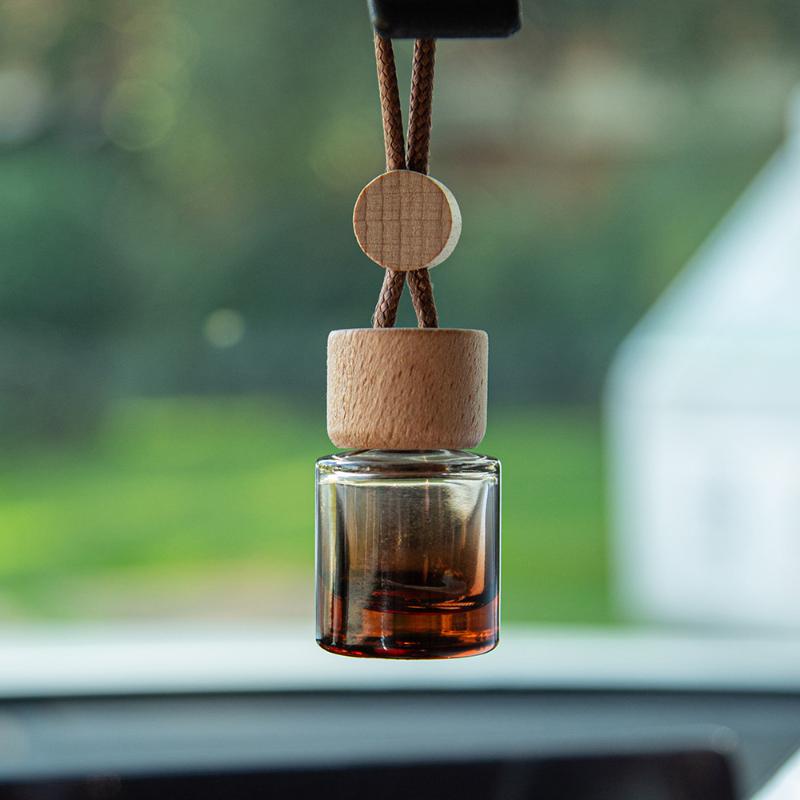 Car Fragrance Diffuser - 新しい1個入り車用エッセンシャルオイルディフューザー芳香剤香水瓶飾り小型丸型キャップ付き空瓶ペンダント