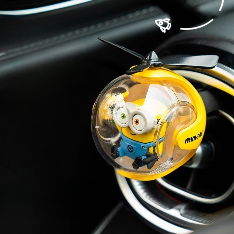 Car Fragrance Diffuser - ミニオン風車用芳香剤、かわいい漫画風車用香水クリップ、クリエイティブなアロマバームオーナメント、素敵な車内ギフト