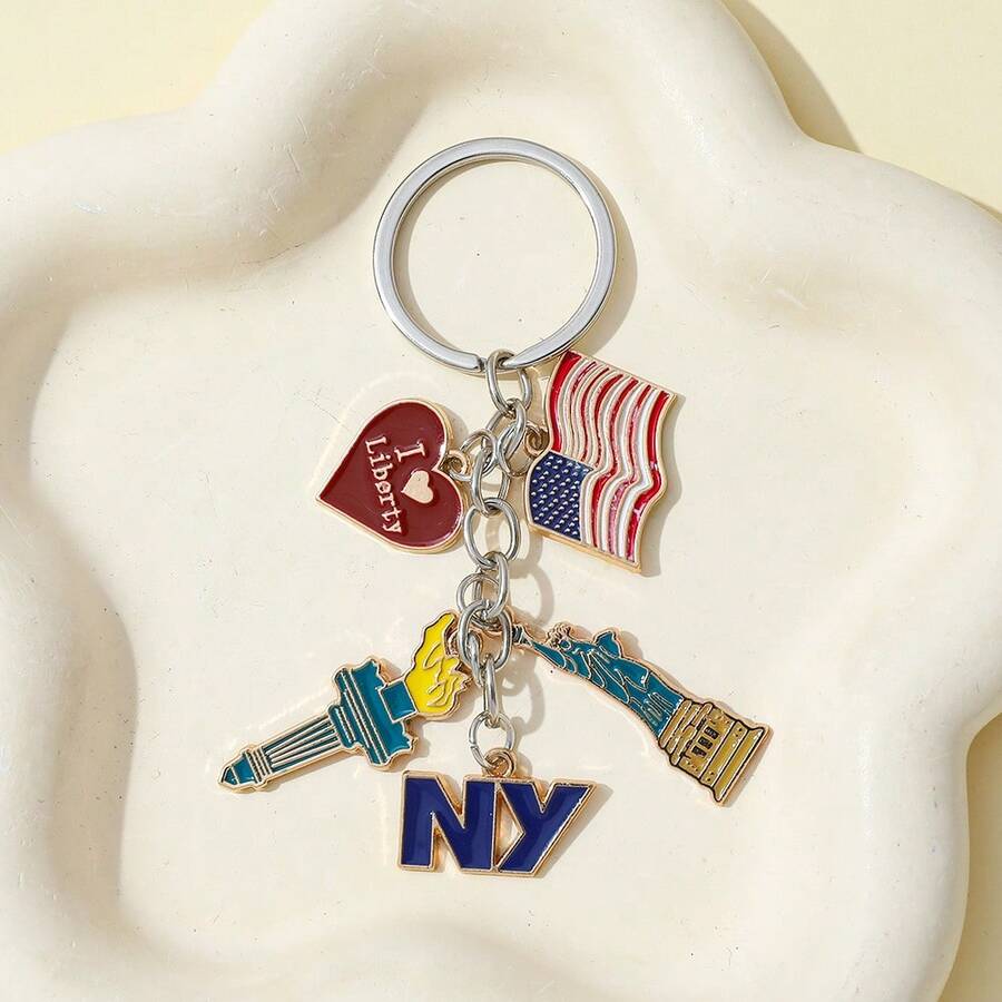 1pc ファッション国旗キーホルダー漫画ニューヨーク自由の女 - Car Accessories York のレビューと価格